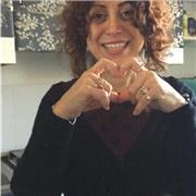 Madrelingua Inglese e insegnante di arte e Arabo impartisce lezioni a bambini di asilo ed elementari